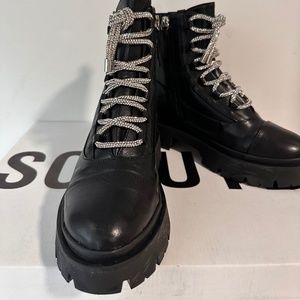 Schultz booties